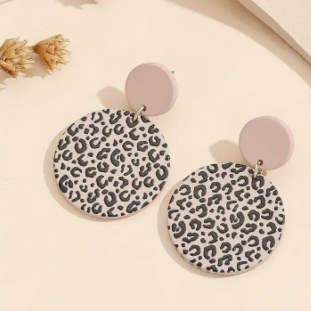Round Leopard earrings
